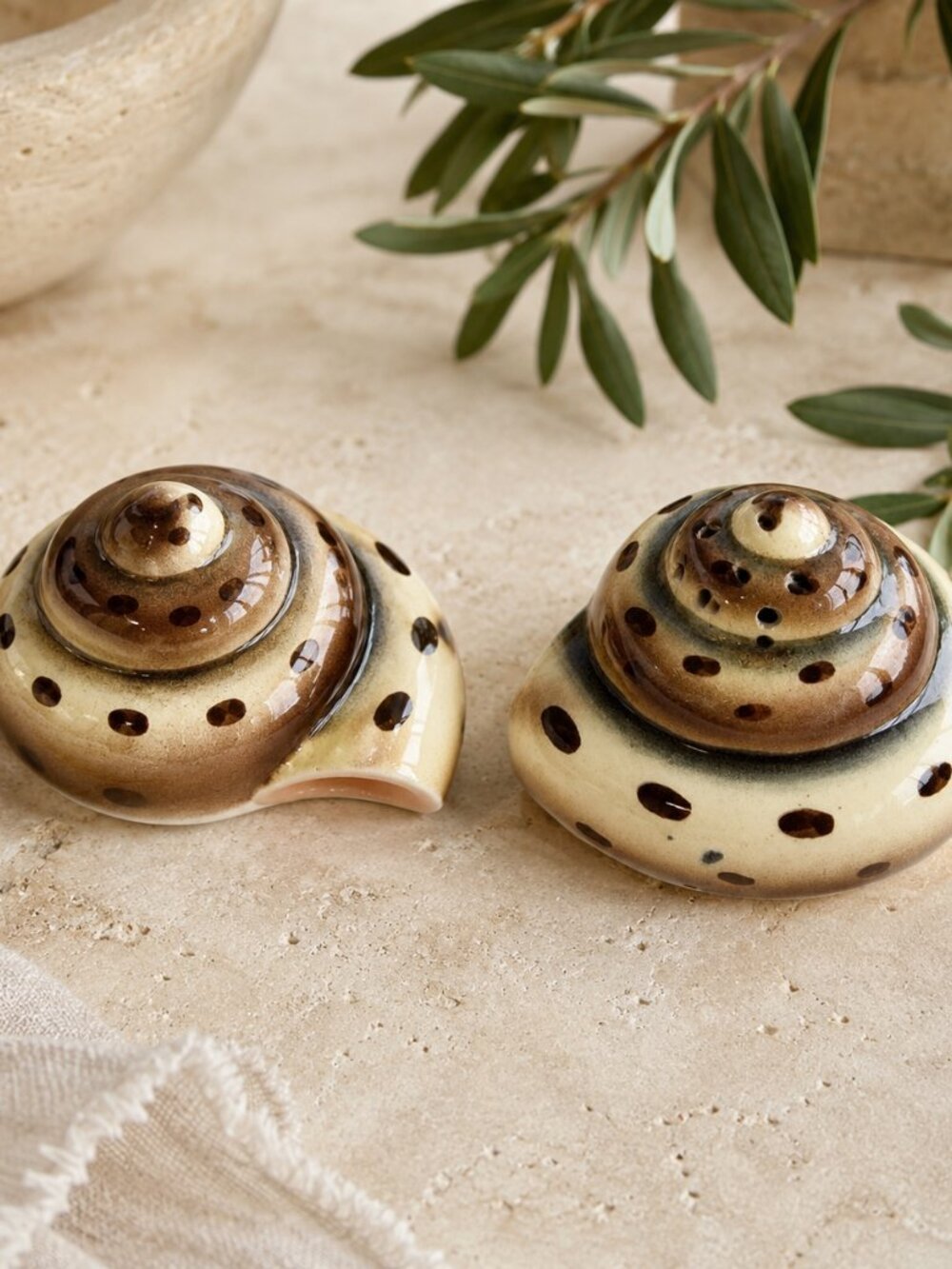 Vintage Japan Snail Shell Salt Pepper Shakers Ceramic Mid Century 50s